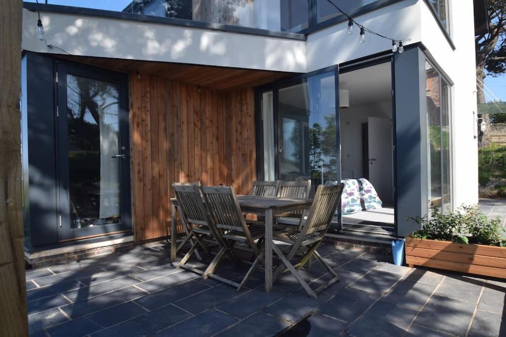 Flat 1 High Tide House, Mortehoe - Beautifully Designed Ground Floor Flat With Sea Views And Garden Exterior photo