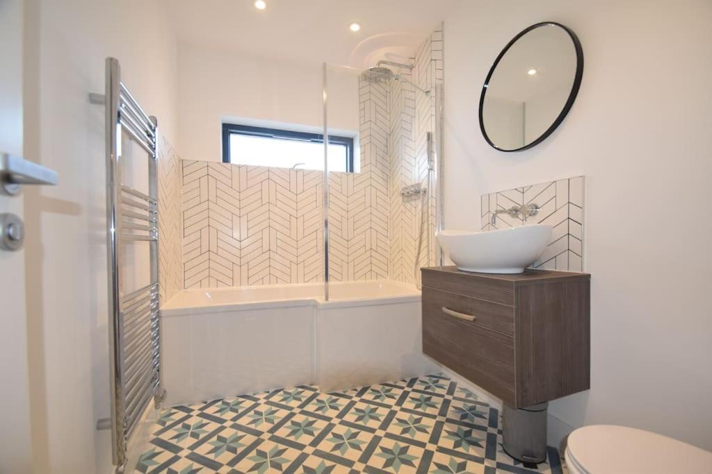 Flat 1 High Tide House, Mortehoe - Beautifully Designed Ground Floor Flat With Sea Views And Garden Exterior photo